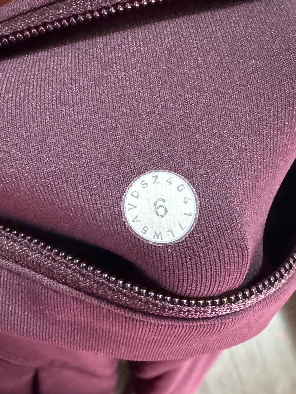 Lululemon Speed Up Tight *Full-On Luxtreme 28" Woman’s Size 6 - Picture 4 of 4